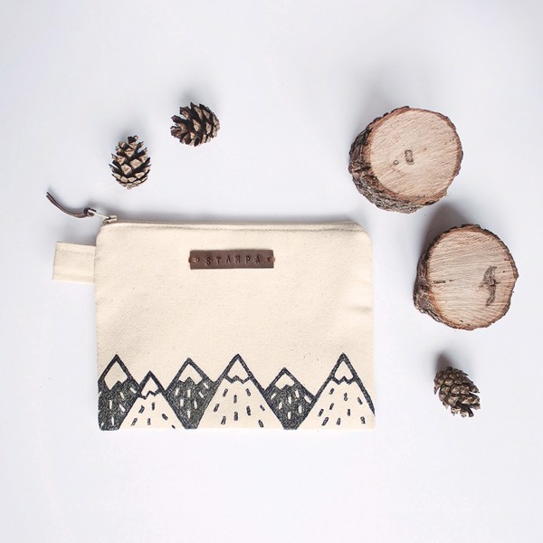 Picture of Mountains Zipper Pouch