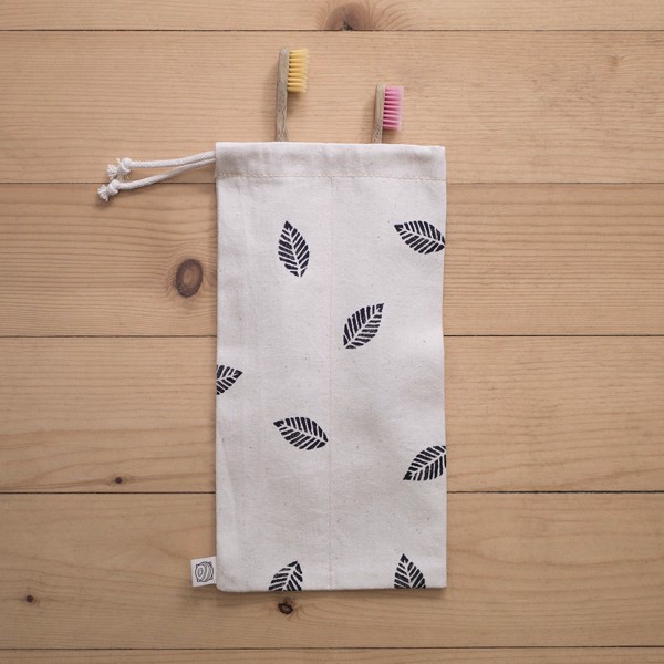 Picture of Tooth Accessories Travel Pouch with leaves