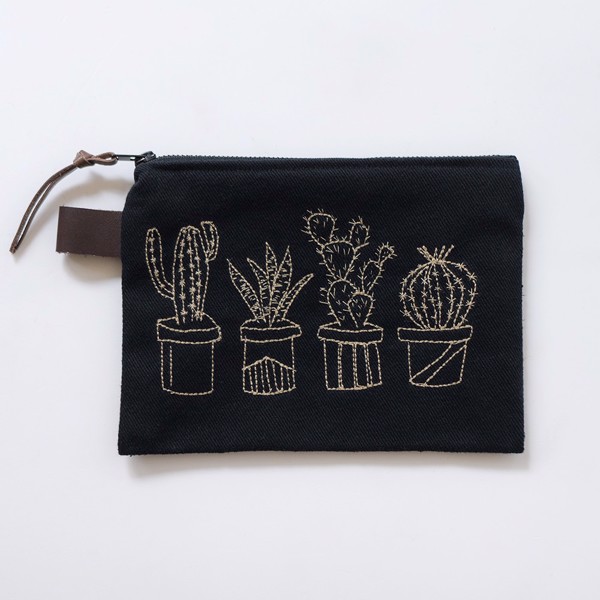 Picture of Embroidery Zipper Pouch with 4 Cacties